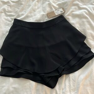 Black skort